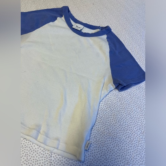 ARITZIA TSHIRT - Picture 1 of 5